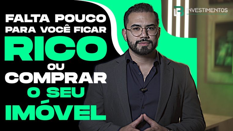 Homem de blusa preta